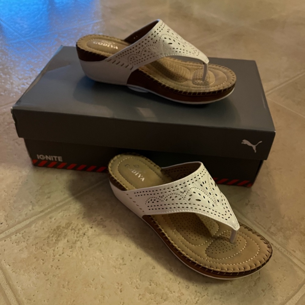 Lady Godiva Women’s Size 8 Sandal *Brand New, never worn